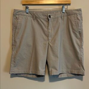 Tommy Bahama Flat Front Grey Shorts size 38